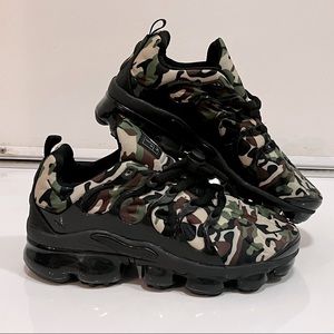 Nike Air Vapormax Plus size 3Y